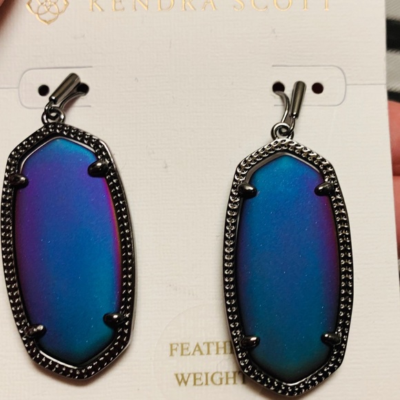 Kendra Scott LE Matte Galaxy Glass Elle’s in Gunmetal - Picture 5 of 6